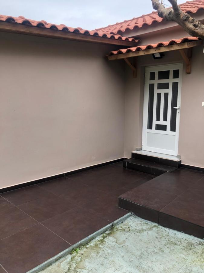 Chrysa'S House Apartment Aigio Exterior photo