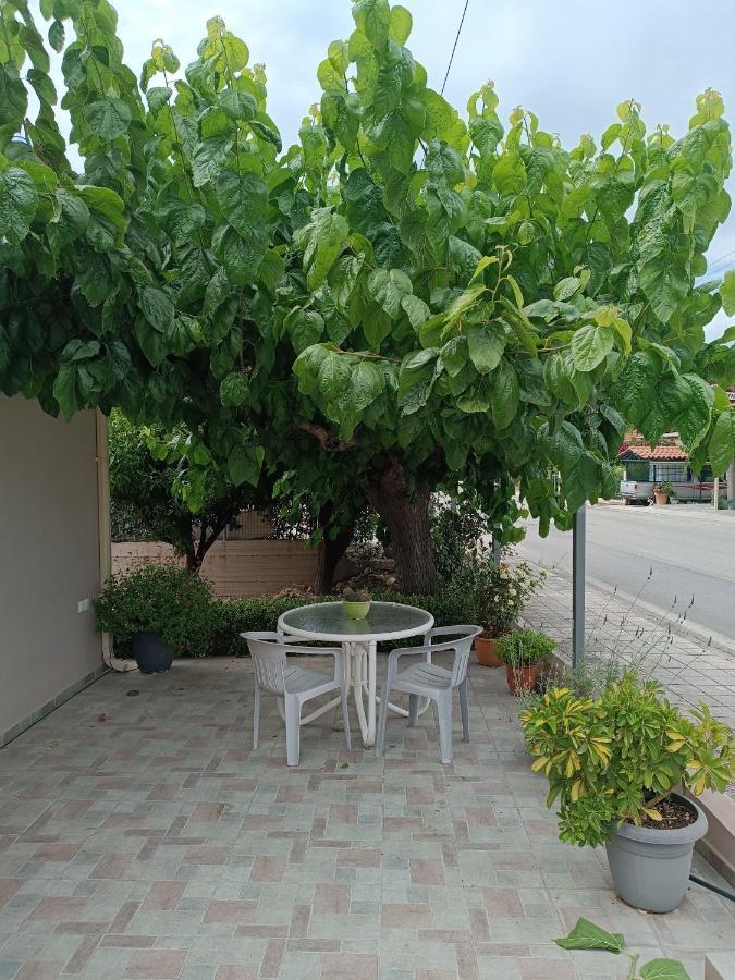 Chrysa'S House Apartment Aigio Exterior photo
